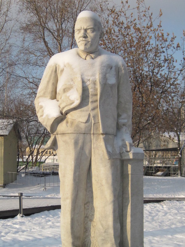 Ленин в парке искусств Музеон. - Маера Урусова
