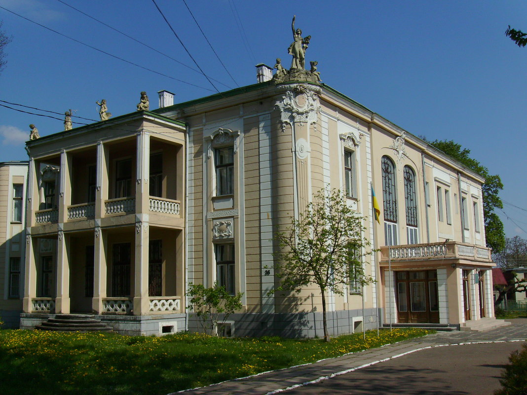 Административное  здание  в  Дрогобыче - Андрей  Васильевич Коляскин