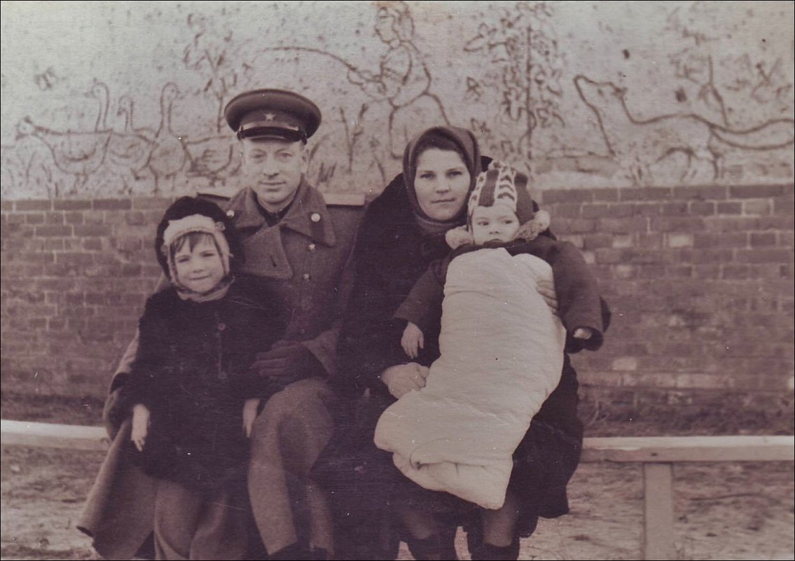 Демобилизация. Фото на память. Багратионовск,  1953 год - Нина Корешкова