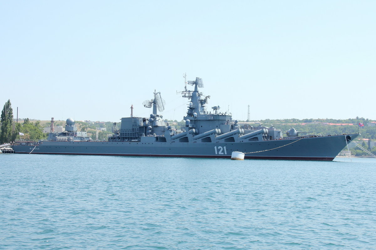 Крейсер "Москва" на рейде - Андрей Хомяков
