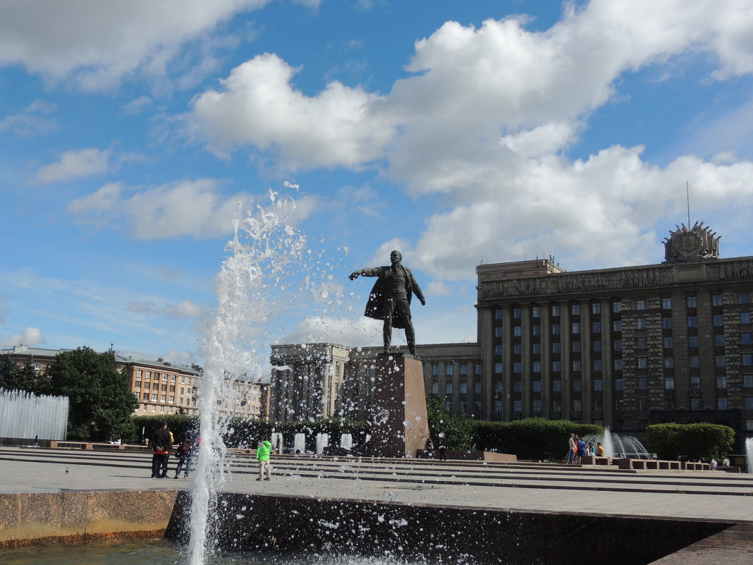Самый большой памятник большевику в СПб - Евгения Чередниченко