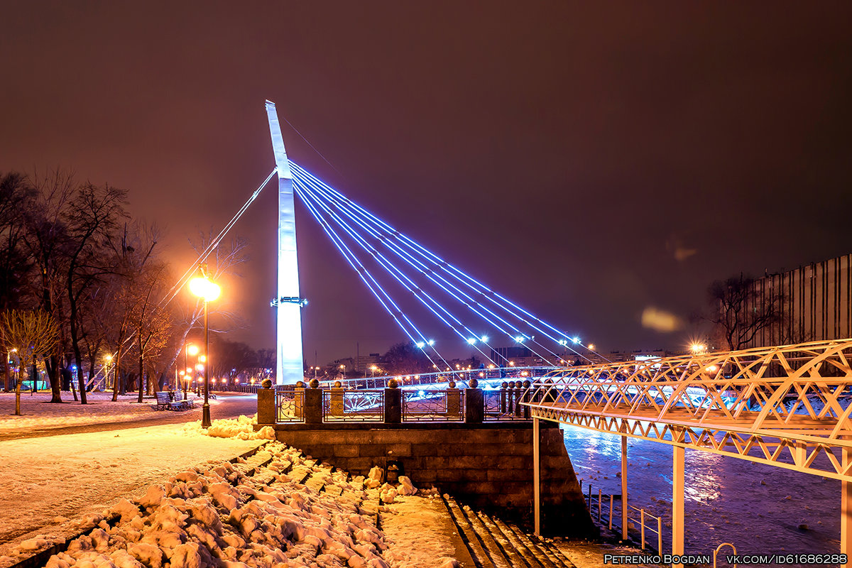 Пешеходный подвесной мост в Харькове - Богдан Петренко