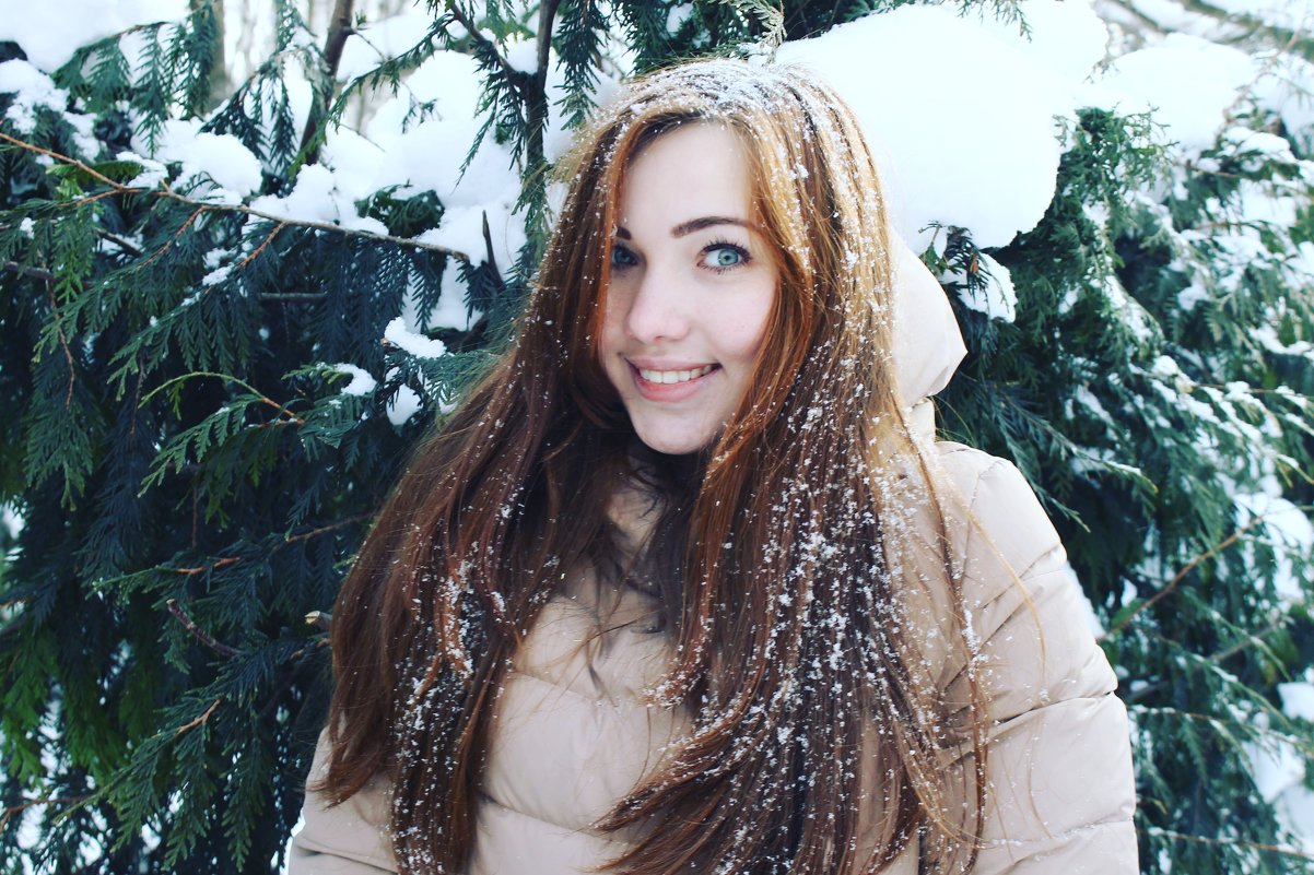 Прогулка по снежному лесу - Ксюша Усманова