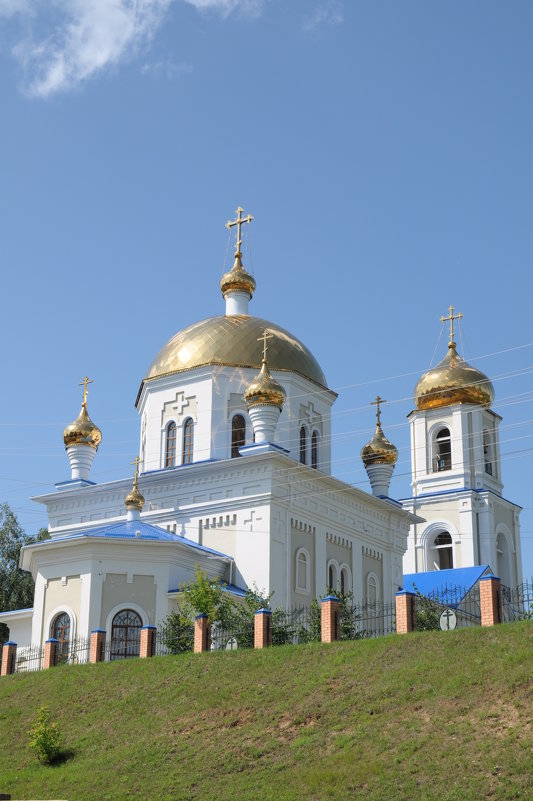 Церковь на горке в Нижнекамске - Сергей Тагиров