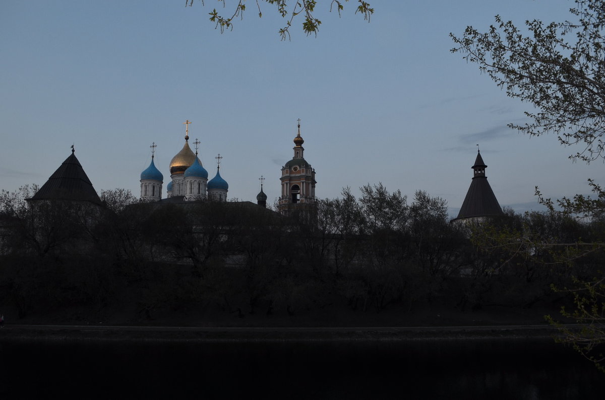 вид на монастырь со стороны пруда - Галина R...