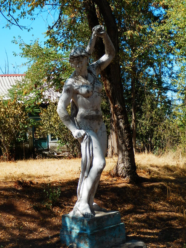 Скульптура прошлого Века - Александра Полякова-Костова