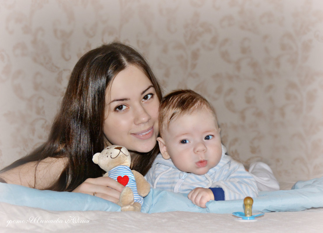 Малыш с мамой - Юлия Шишаева