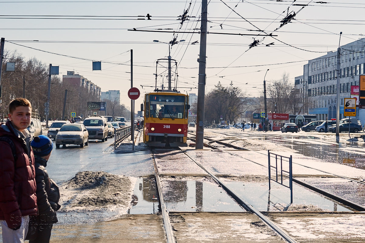 Трамвай на остановке - Сергей Черепанов