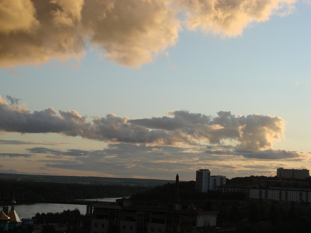Облачное небо над рекой. Закат. - Сергей Тагиров