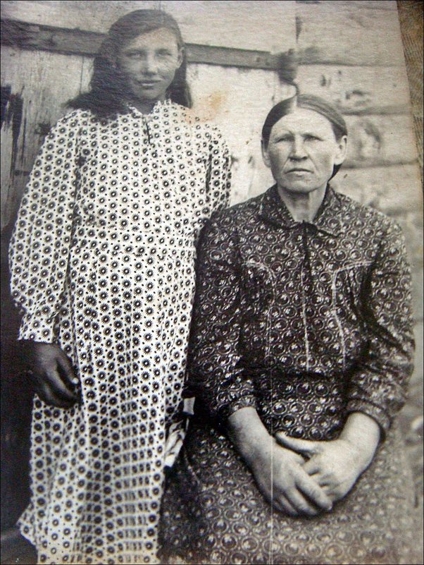Мать и дочь. 1933 год. - Нина Корешкова