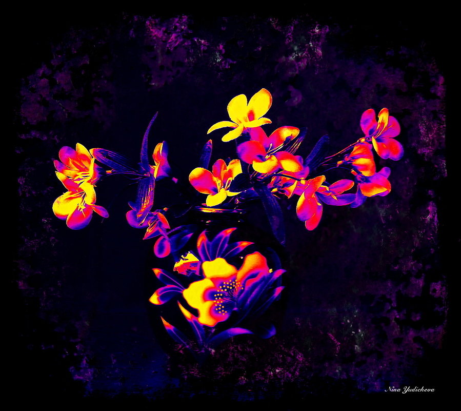 Цветы в вазе - Nina Yudicheva