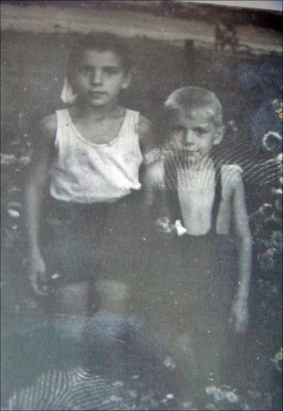 Босоногая команда. Братик и сестричка. 1957 год - Нина Корешкова