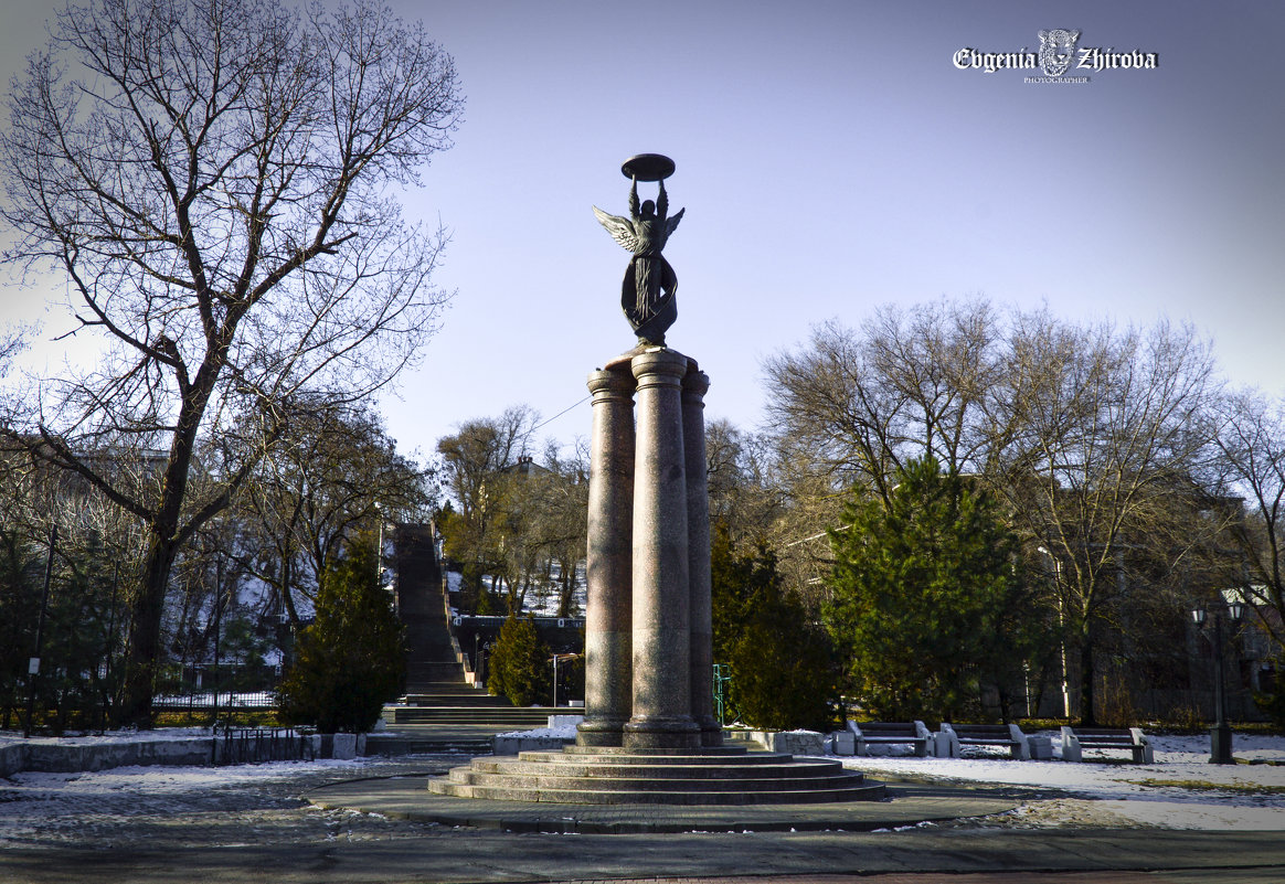 Монумент в честь 300-летия Таганрога - Евгения Курицына