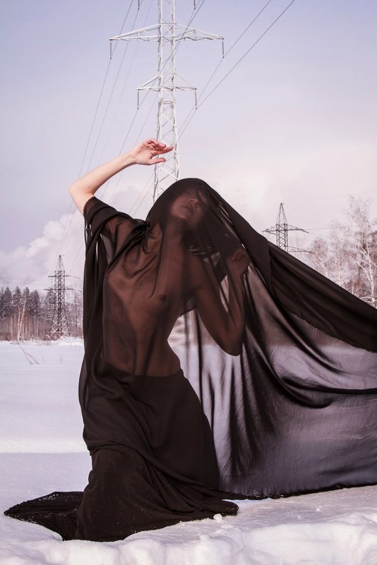 Танец тени на снегу - Mikhail Andreev