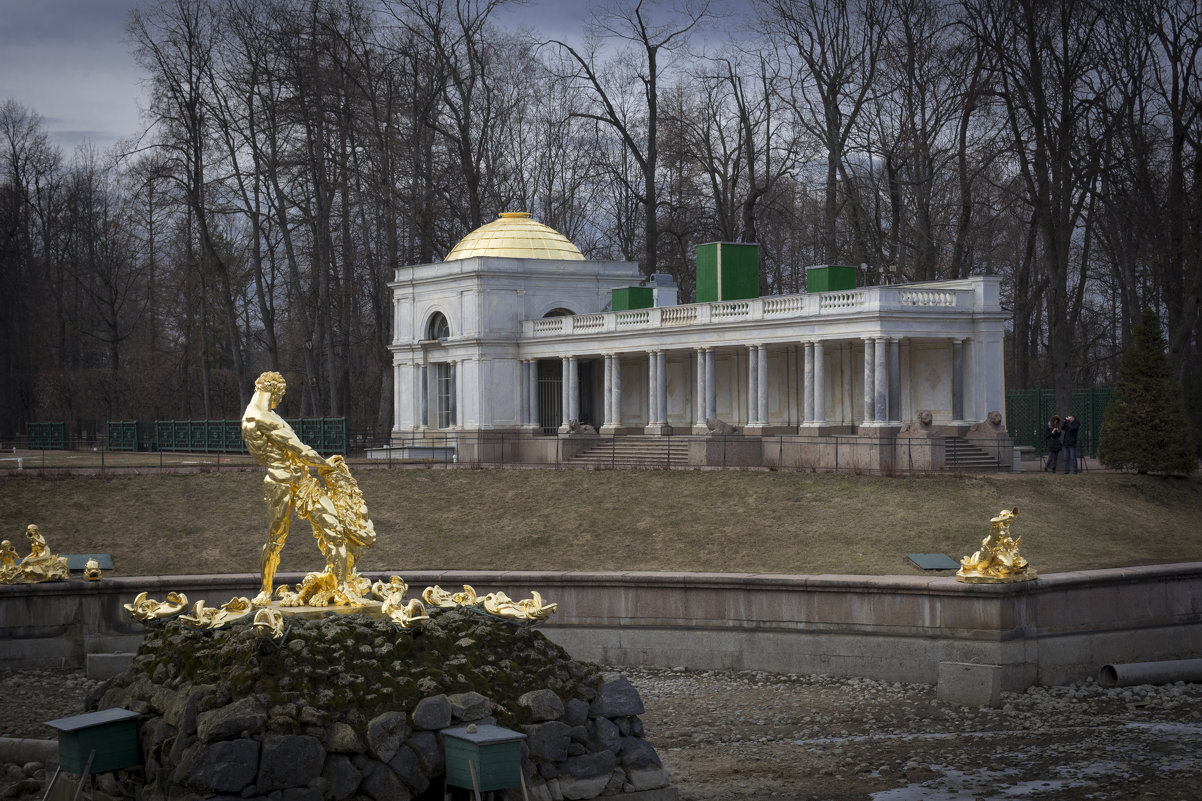 Весна в Петергофе - Олег Миндлин