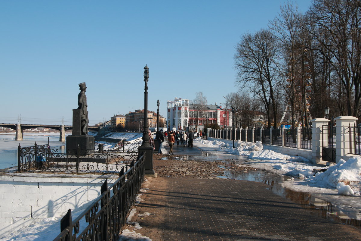 Весна в городе - Виктор Калабухов