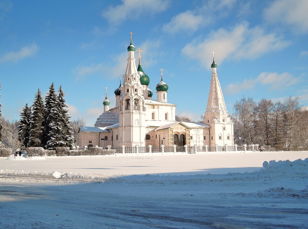 Церковь Ильи пророка в Ярославле ночью