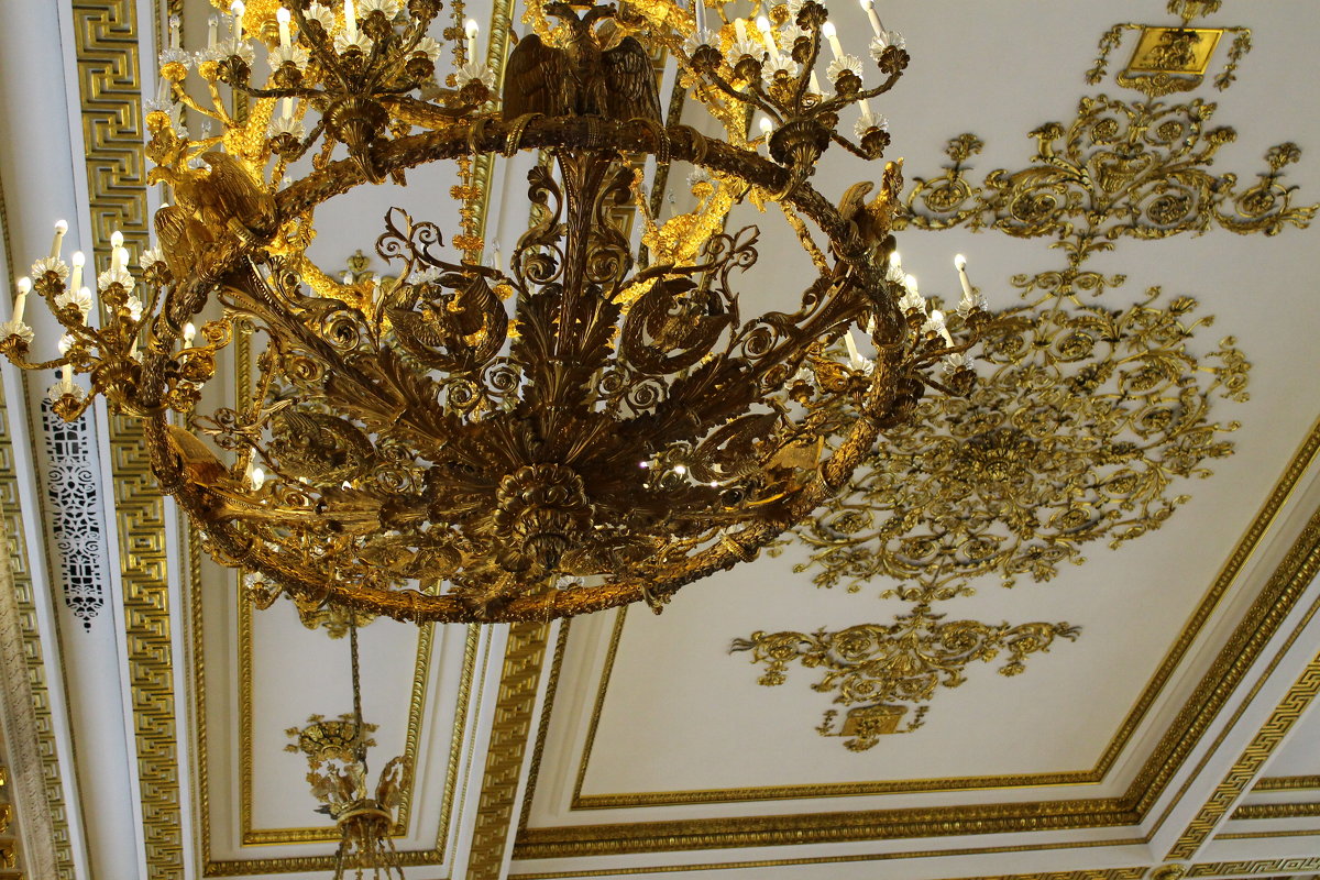 gold chandelier - Юлия Анискина