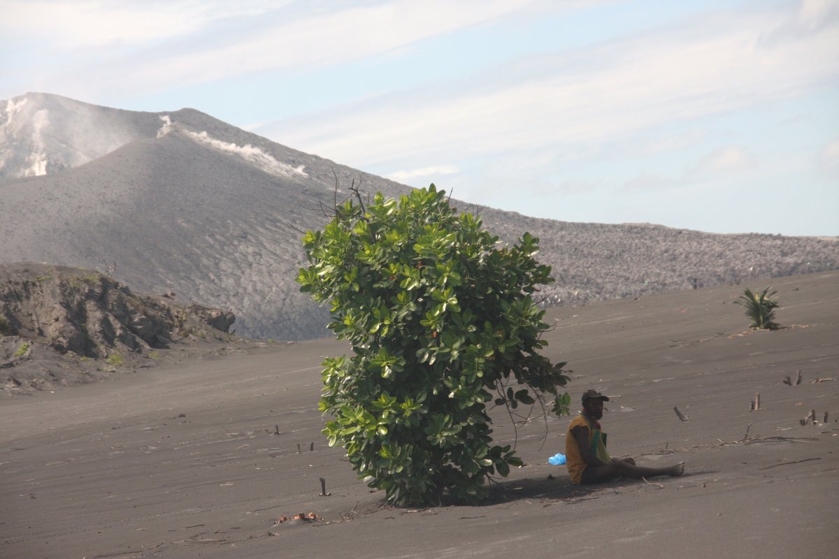 Вулкан еще дышит.Папуа Новая Гвинея - Антонина 