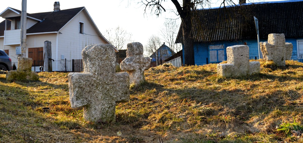 Каменные кресты - Vladimir Semenchukov