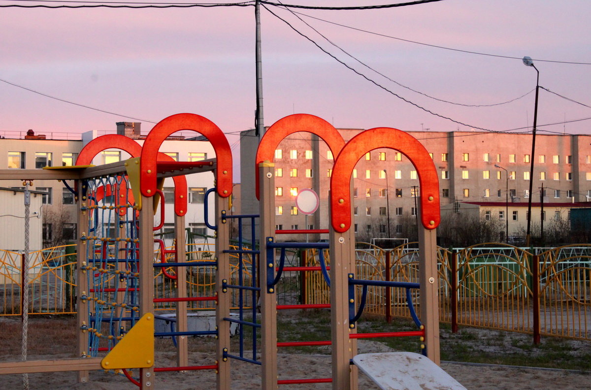 Детская площадка - людмила Миронова