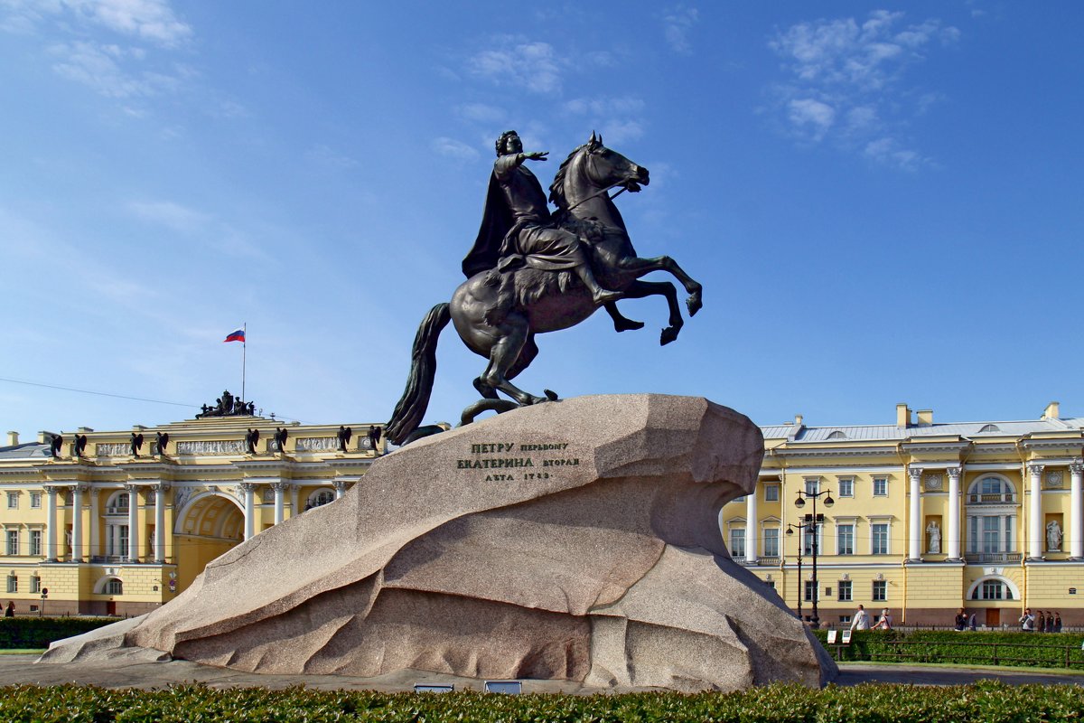 фото памятник петру 1 в санкт петербурге