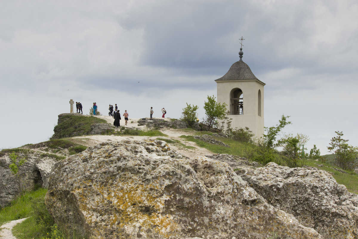 Скальный монастырь в старом Орхее в Молдове - Юля Колосова
