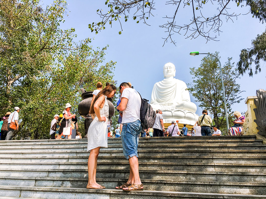 Пагода Лонгшон с Белым Буддой в Нячанге - Татьяна Калинкина
