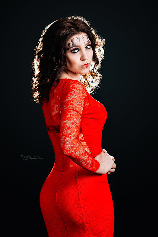 Red Queen - Ангелина Косова