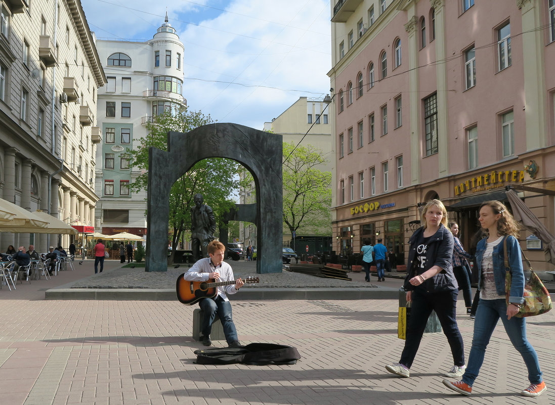 Май, Старый Арбат - Татьяна Нижаде