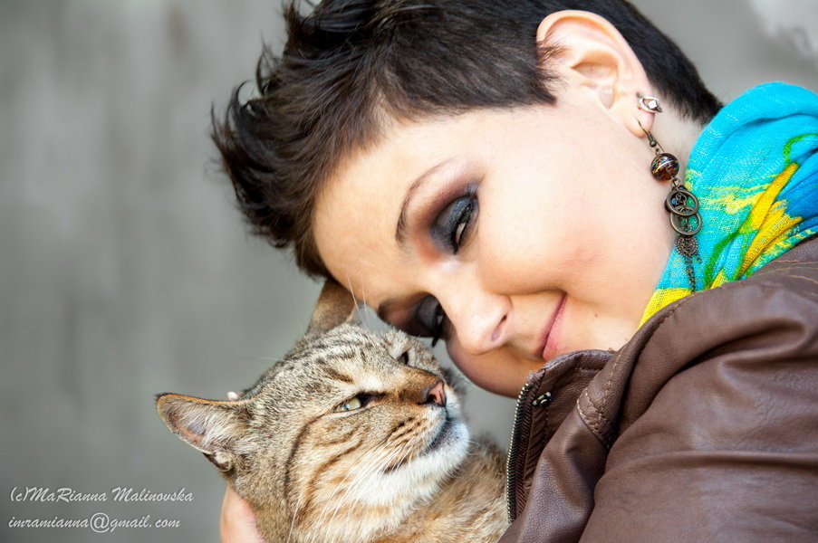 & cat - Marianna Malinovska