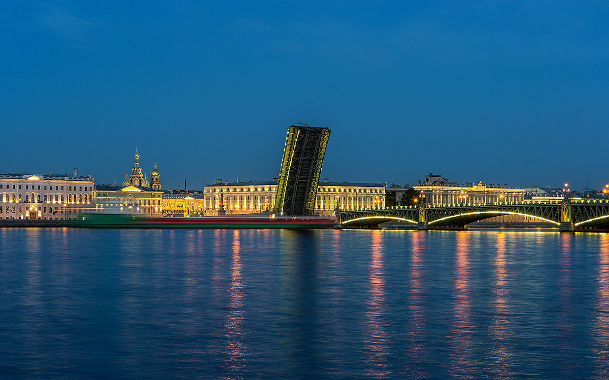 разведенный Троицкий мост - Valerii Ivanov