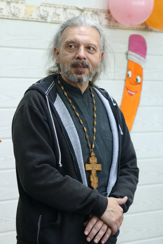 Священик - Николай Холопов