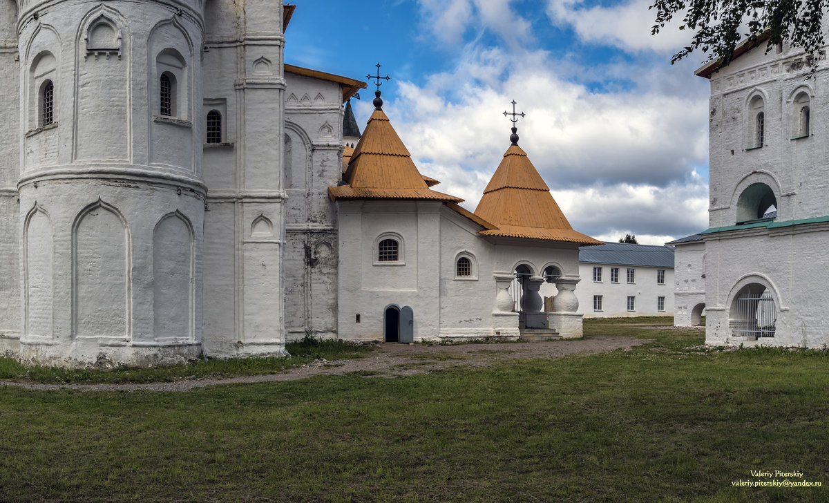 Трапезные палаты и церковь Покрова Пресвятой Богородицы - Valeriy Piterskiy