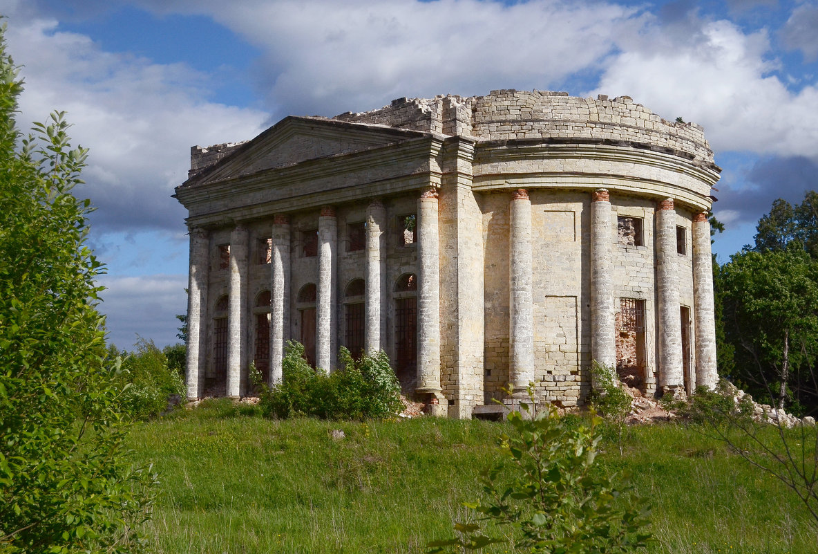 Руины церкви в деревне Пятая Гора - Наталья Левина