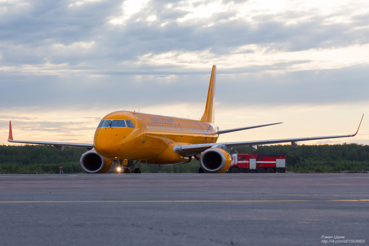 Embraer 190 Saratov Airlines в Стригино - Роман Царев