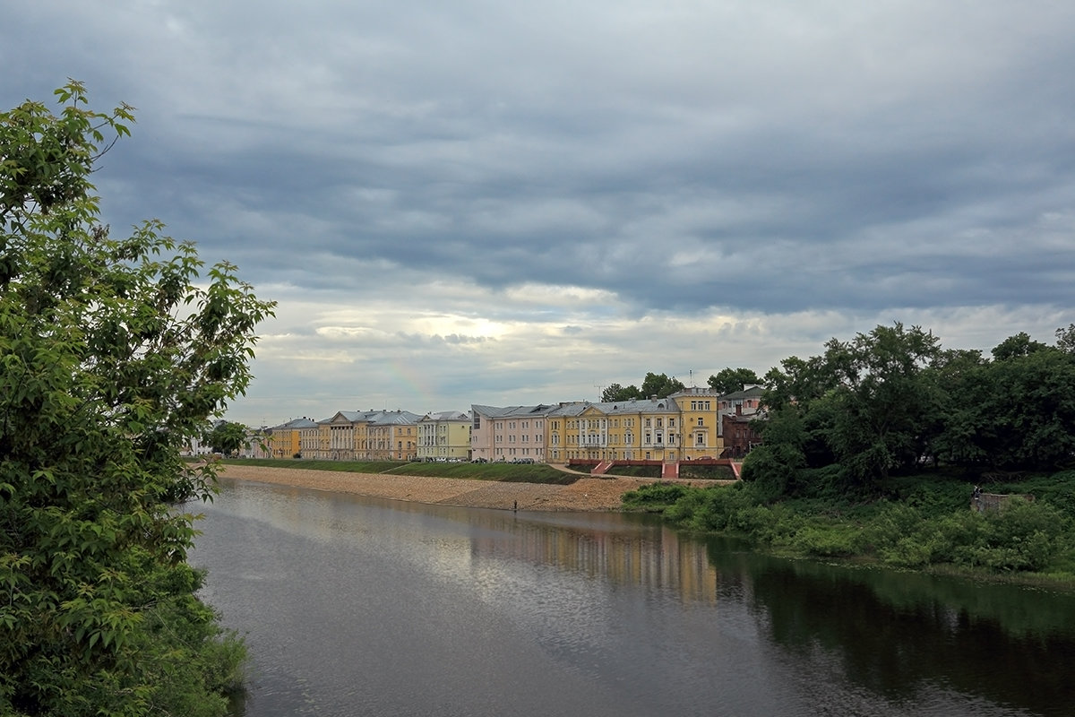 Тучи над городом - Наталья Кузнецова