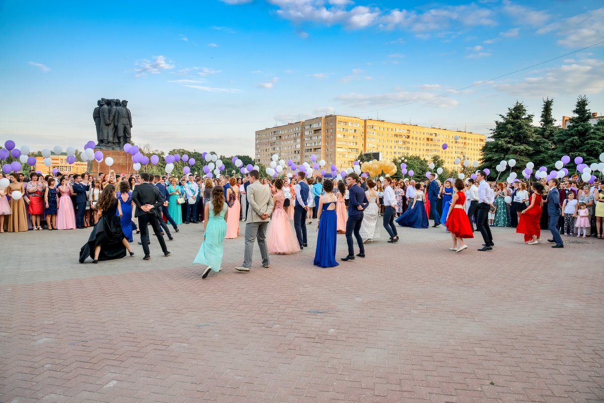 Танцы выпускников школ г Орехово-Зуево 2016 - Юрий Бичеров