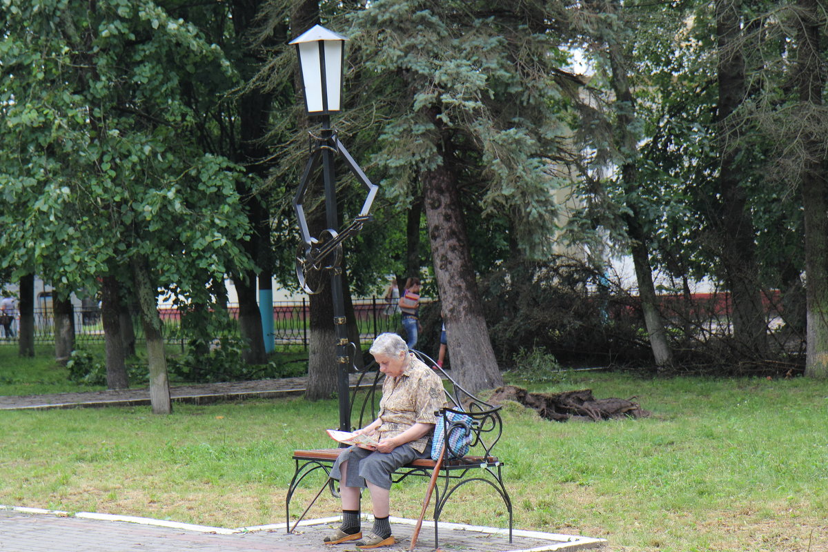 А сзади падали деревья... - Елена Миронова