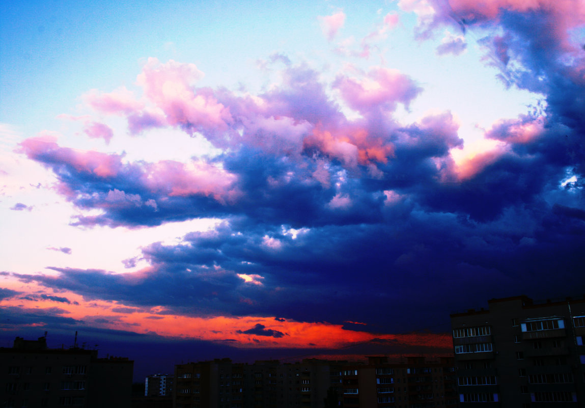Прекрасный вечер с облаками - Никита Михайлов