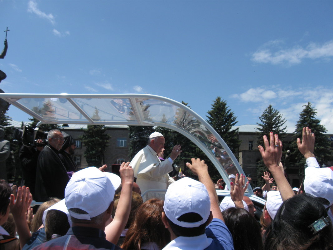 Папа римский Франциск в городе Гюмри - Volodya Grigoryan