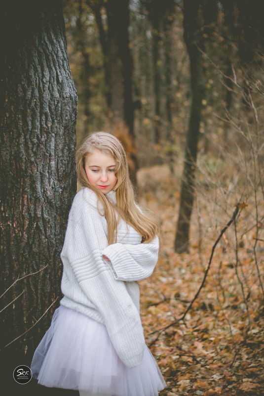 Постановочная фотосессия. Осенний лес. Девушка в лесу. Фотограф Руслан Кокорев. Фотограф в Белгороде - Руслан Кокорев