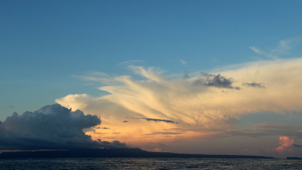 Встречаем рассвет на Бали. Фото с рыбацкой лодки - Ekaterina Nikolaeva