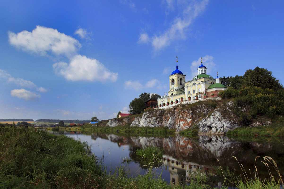 Церковь на реке Чусовая