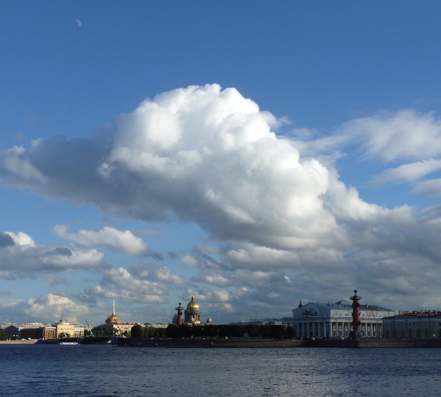 Облака над Питером - Олег Николаев