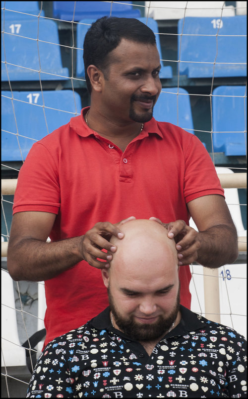 По индийской методике волосы вырастут быстро!(так он обещает) - Алексей Патлах