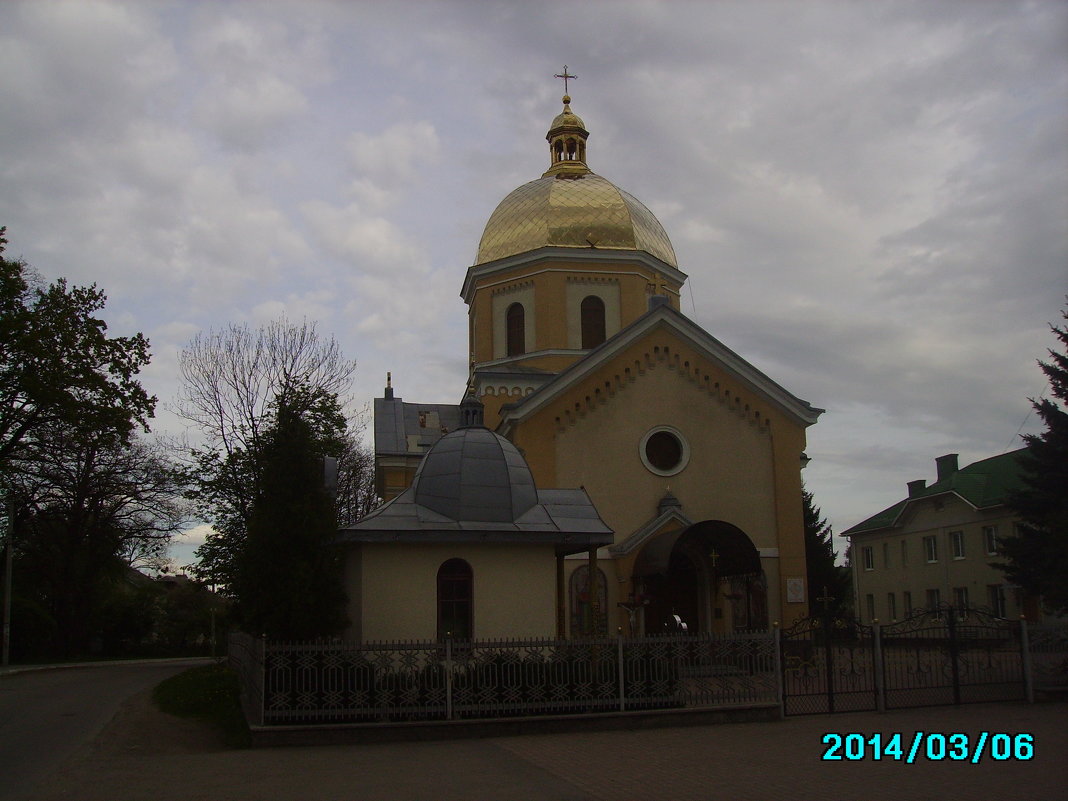 Греко - католический  храм  в   Опрышивцах - Андрей  Васильевич Коляскин