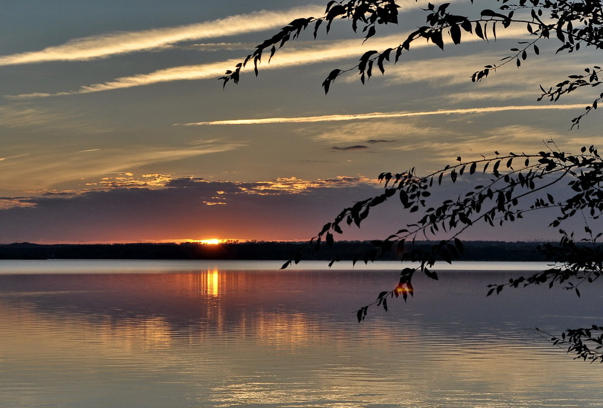 Закат на озере - Vladimir Lisunov