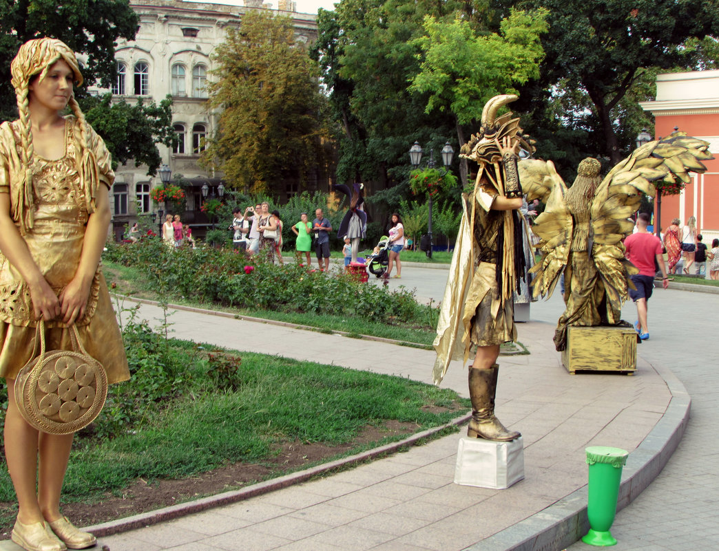 ...живые статуи Одессы - Елена Михайловна