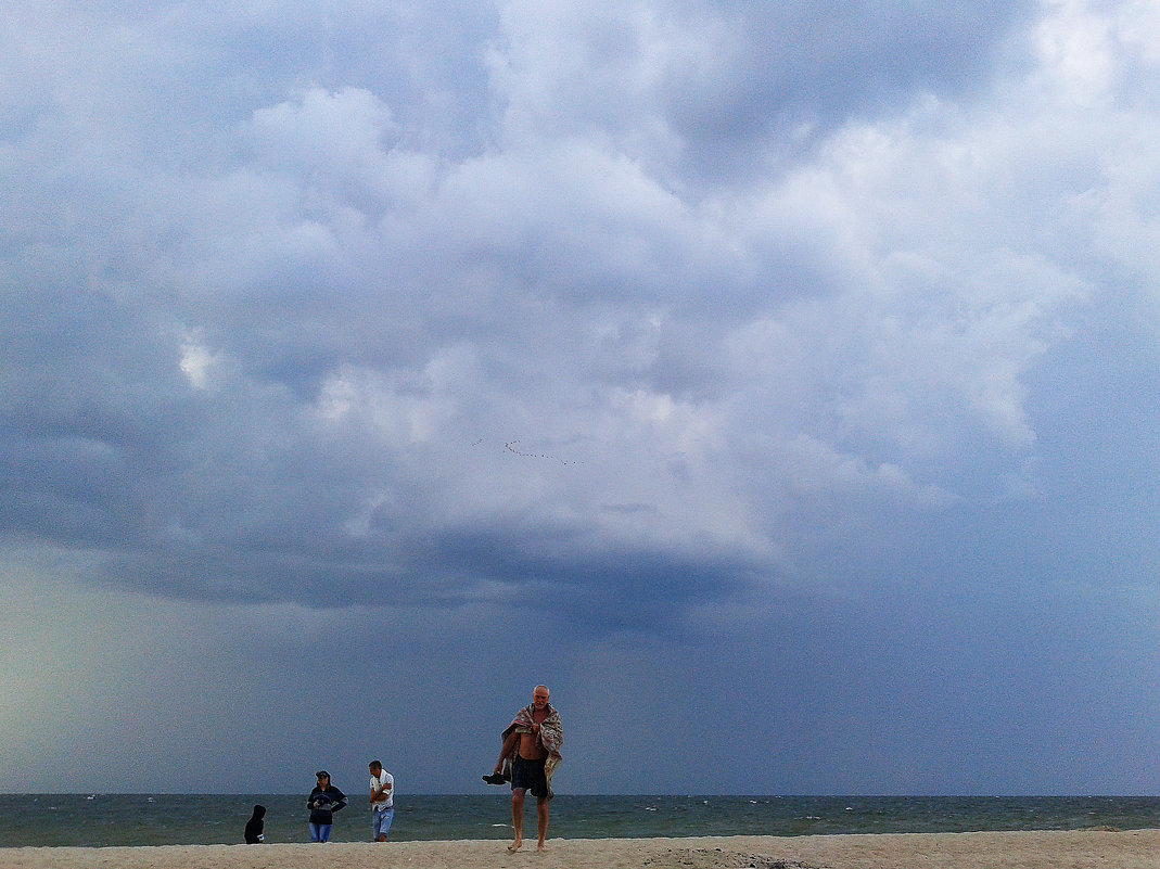 непогода на пляже - Марина Ринкашикитока